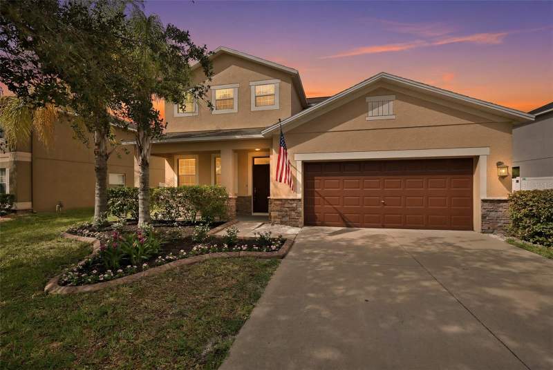 4 bedroom Single Family Residence at 10811 Kirkwall Port Drive, Ayersworth Glen, Wimauma — photo 2