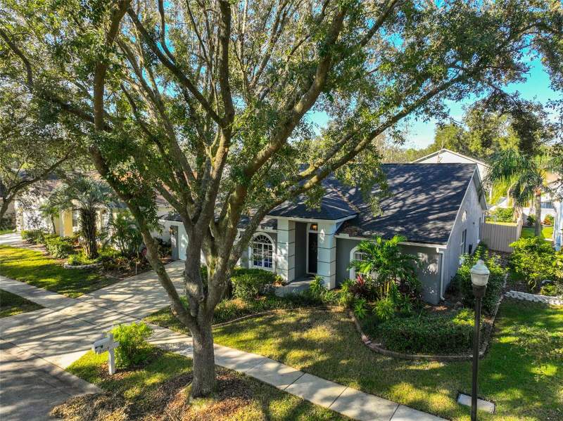 3 bedroom Single Family Residence at 9309 Hampshire Park Drive, Hunters Green Prcl 18A Phas, Tampa — photo 2