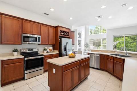 2555 Sand Arbor Circle, Orlando FL - photo 11 of 44