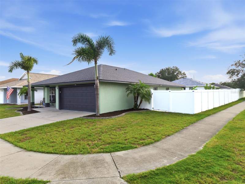 4 bedroom Single Family Residence at 15544 Florida Breeze Loop, Hidden Creek At West Lake, Wimauma — photo 4