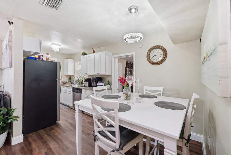 4 bedroom Single Family Residence at 1410 Kozart Court, Malibu Groves Fourth Add, Orlando — photo 3