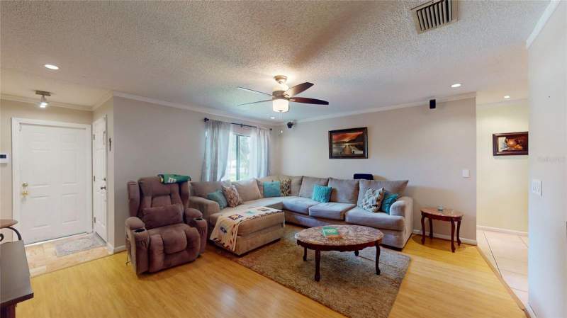 3 bedroom Single Family Residence at 6960 Pinecrest Lane, Bonnie Bay Unit Three Ph Two, Pinellas Park — photo 4