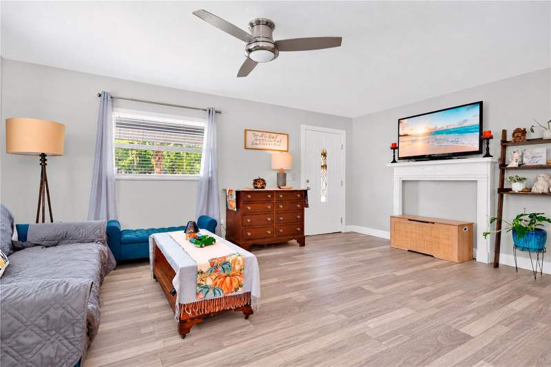 3 bedroom Single Family Residence at 705 NE 44th Avenue, Spring Hlnds, Ocala — photo 3