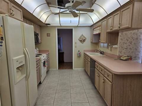1505 N Pebble Beach Boulevard, Sun City Center FL - photo 11 of 35