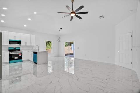89 Fairway Circle, Umatilla FL - photo 8 of 17