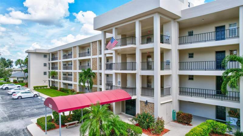 2 bedroom Condominium at 7461 W Country Club Drive #408, No 1 Palm-Aire Desota Lakes Cc Apt Condo, Sarasota — photo 5