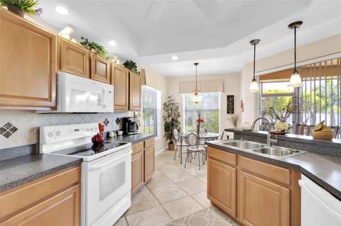 4533 Cinnamon Drive #2707, Sarasota FL - photo 11 of 32