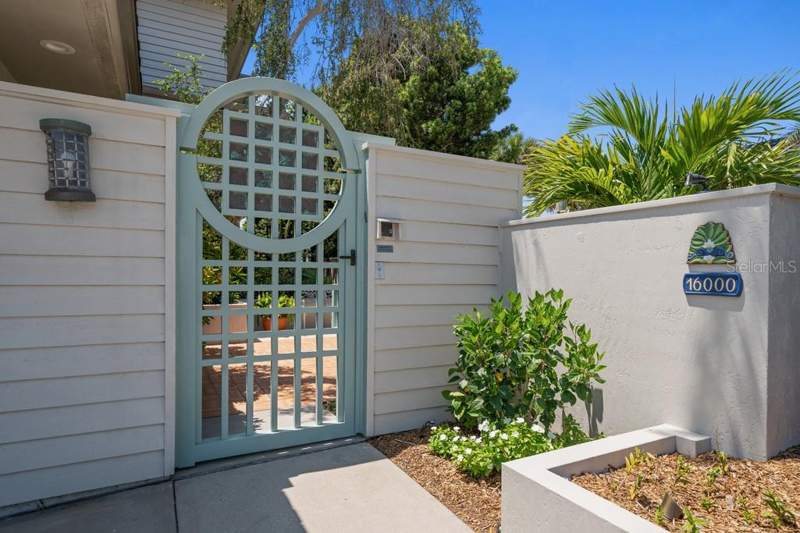 3 bedroom Single Family Residence at 16000 Gulf Boulevard, Lone Palm Beach 1st Adition, Redington Beach — photo 3