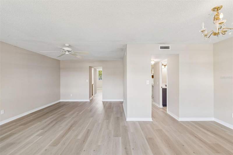 1 bedroom Condominium at 4705 1st Street #138, Winston Park Northeast, St Petersburg — photo 3