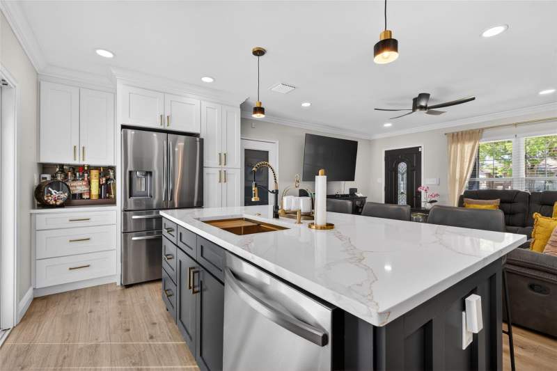 3 bedroom Single Family Residence at 4420 Pompano Drive, Lewis Island Sec 1, St Petersburg — photo 2