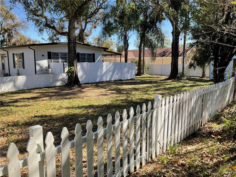 2 bedroom Mobile Home at 4707 E Yukon Street, Temple Terraces, Tampa — photo 4