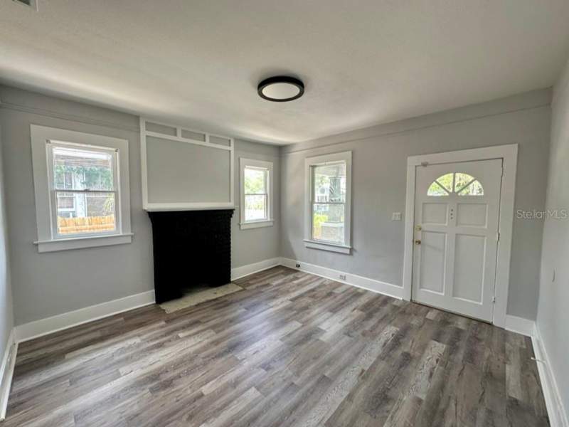 8 bedroom Single Family Residence at 1021 E Cayuga Street, Phillip Sub, Tampa — photo 5