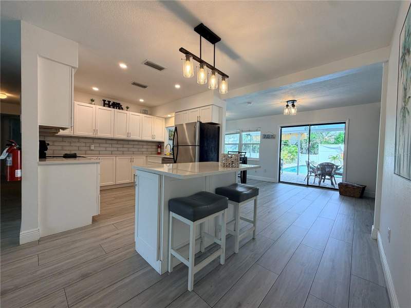 4 bedroom Single Family Residence at 215 60th Street, Century Estates, Bradenton — photo 5