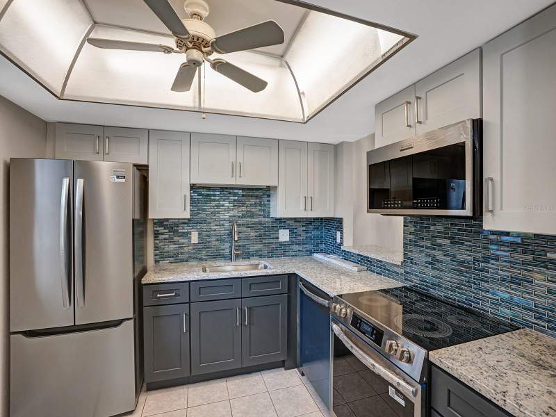 1 bedroom Condominium at 4805 Alt 19 #414, Cove Spgs Condo, Palm Harbor — photo 4