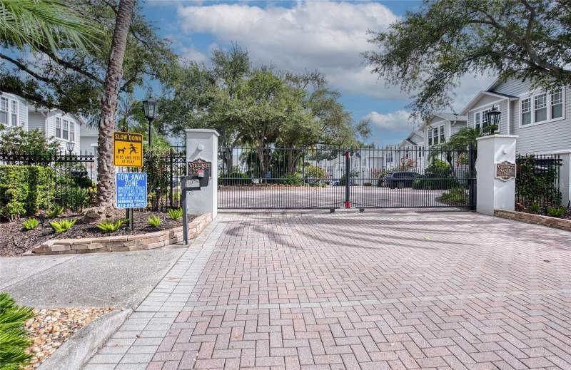 3 bedroom Townhouse at 2311 W Morrison Avenue #26, Village Gate Of Hyde Park A Co, Tampa — photo 2