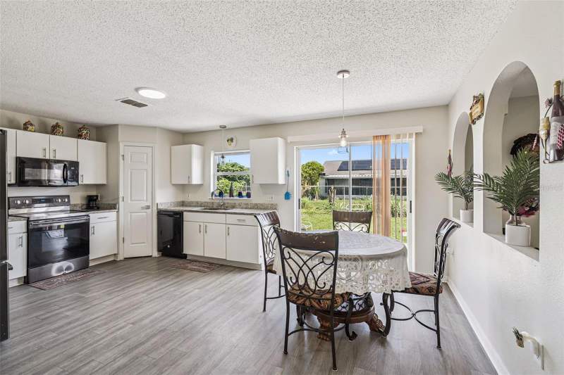 4 bedroom Single Family Residence at 7 Bolton Court, Poinciana Village 2 Nbhd 3, Kissimmee — photo 3