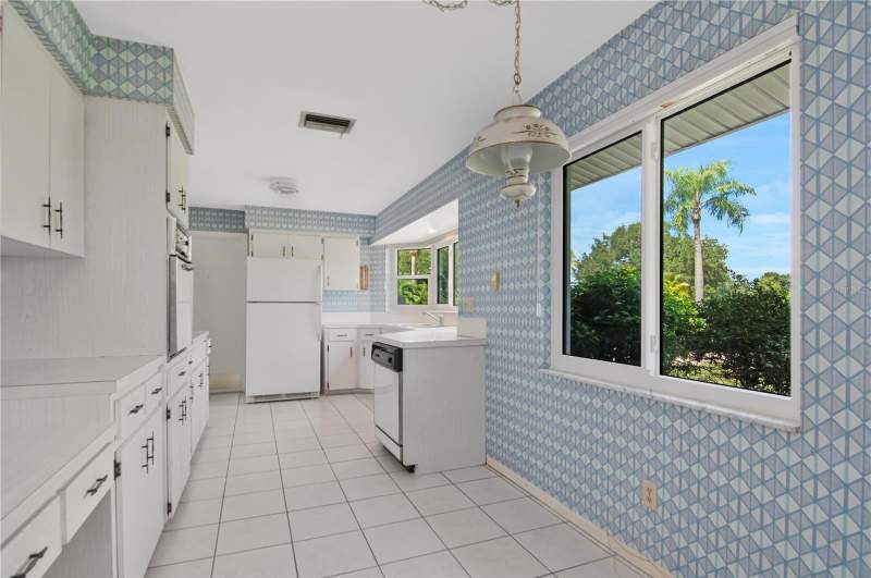 2 bedroom Single Family Residence at 4330 20th Avenue, Harshaw Lake Sec 3, St Petersburg — photo 5