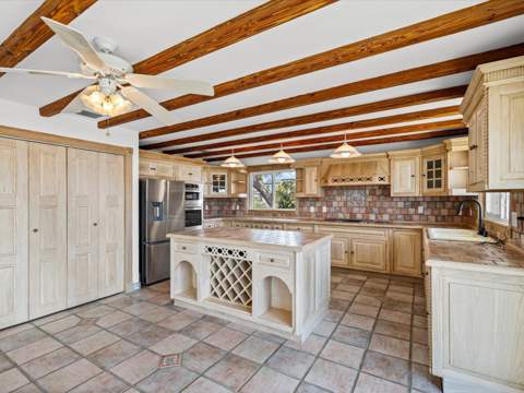 1647 Sea Breeze Drive, Tarpon Springs FL - photo 10 of 79
