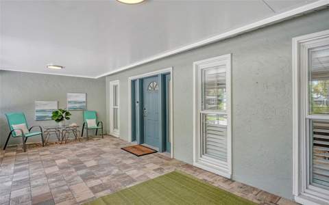 121 Holly Avenue, Sarasota FL - photo 8 of 41