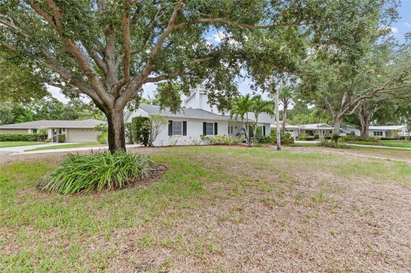 3 bedroom Single Family Residence at 1901 DORMIEONE ROAD, GOLF COURSE & JUNGLE SUB BLOCKS V & W PT RE, ST PETERSBURG — photo 5
