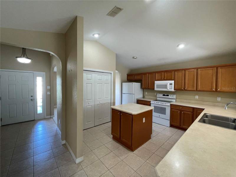 3 bedroom Single Family Residence at 17408 SE 121st Circle, Meadows/Stonecrest Un 01, Summerfield — photo 5