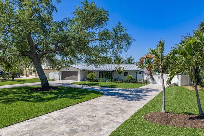4 bedroom Single Family Residence at 4201 37th Street, Broadwater, St Petersburg — photo 3
