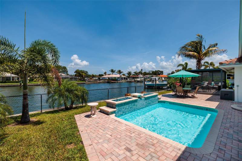 4 bedroom Single Family Residence at 2011 Michigan Avenue, Venetian Isles, St Petersburg — photo 5