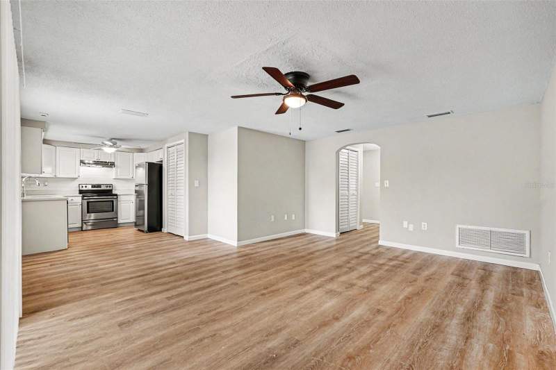 3 bedroom Single Family Residence at 7030 Ingleside Drive, Embassy Hills, Port Richey — photo 4