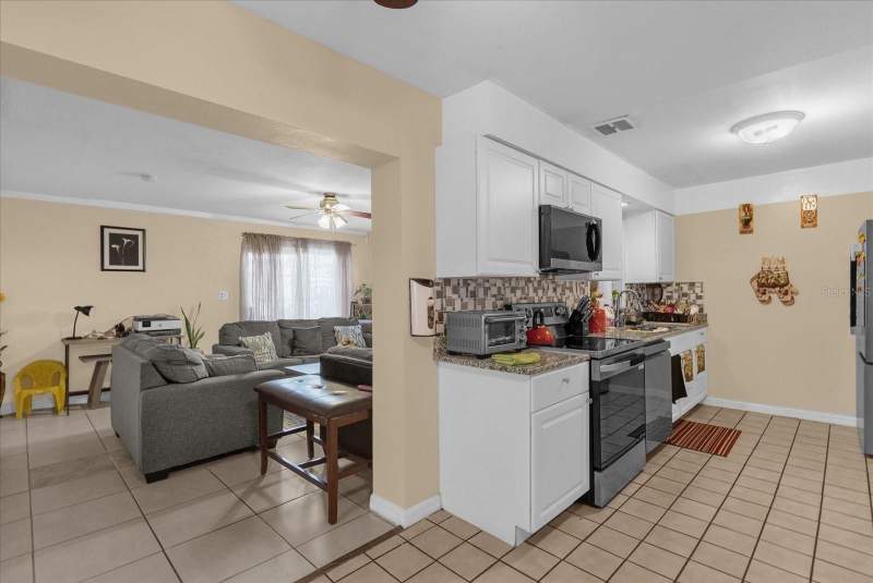 4 bedroom Single Family Residence at 3620 WESTGATE ROAD, PINE RIDGE ESTATES, ORLANDO — photo 2