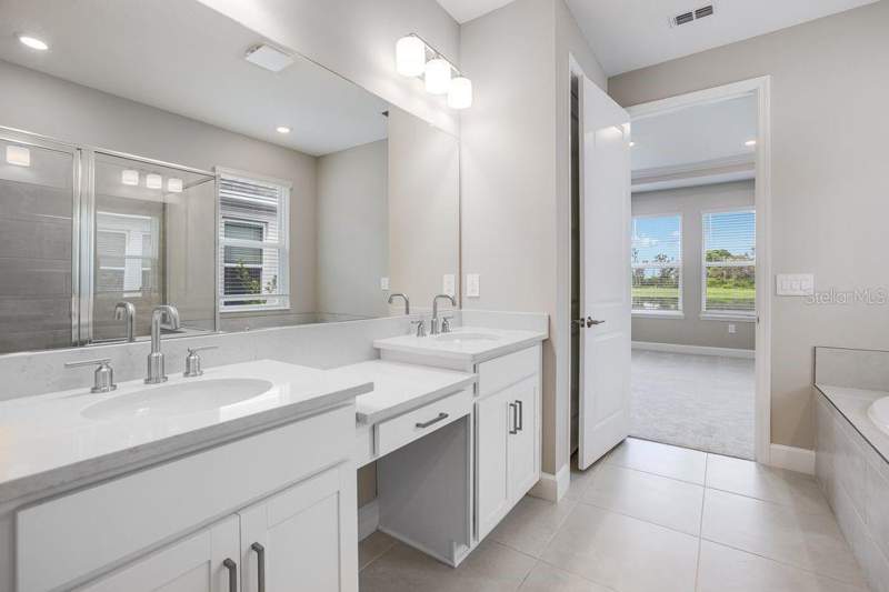 4 bedroom Single Family Residence at 712 Sky Shade Drive, Indigo Creek, Apollo Beach — photo 4