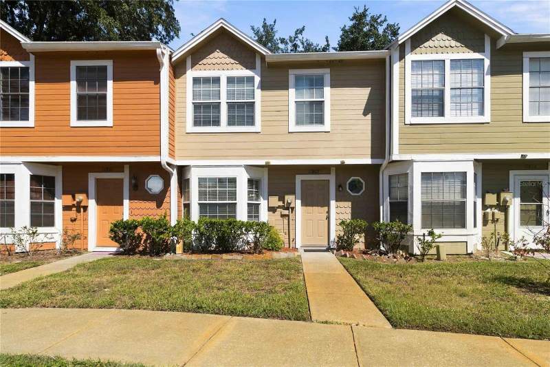 3 bedroom Townhouse at 11807 Mintwood Court, Whisper Lakes, Orlando — photo 2
