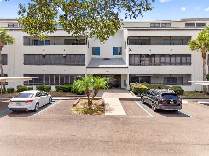 2581 COUNTRYSIDE BOULEVARD #2210 home for sale in Inverness Condo