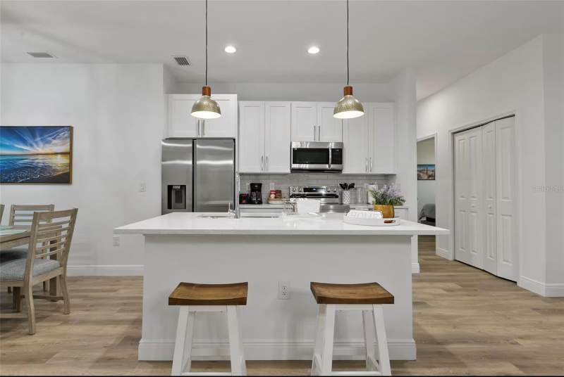 4 bedroom Single Family Residence at 10170 Quimper Avenue, Port Charlotte Sec 062, Englewood — photo 5