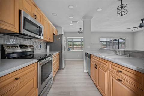 2041 Shadow Pine Drive, Brandon FL - photo 6 of 6