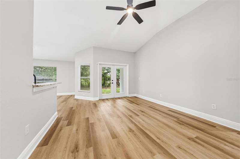 3 bedroom Single Family Residence at 2608 E Palifox Street, Englewood, Tampa — photo 2