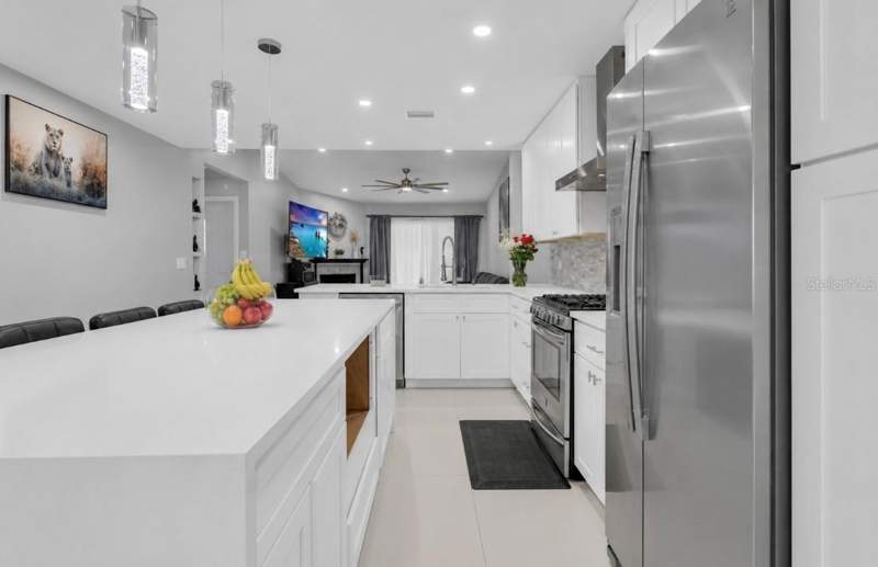 5 bedroom Single Family Residence at 4849 Eden View Court, Eden East, Orlando — photo 2
