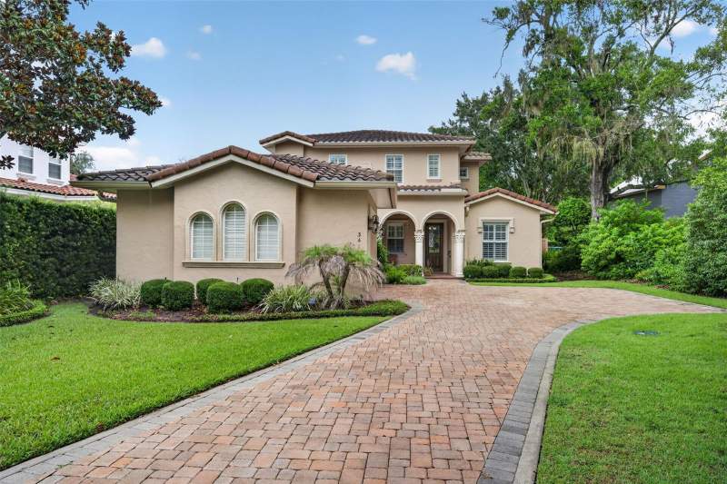 4 bedroom Single Family Residence at 341 E Reading Way, Charmont, Winter Park — photo 2