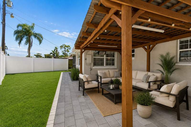 2 bedroom Single Family Residence at 2222 Arcadia Road, Holiday Gardens, Holiday — photo 5