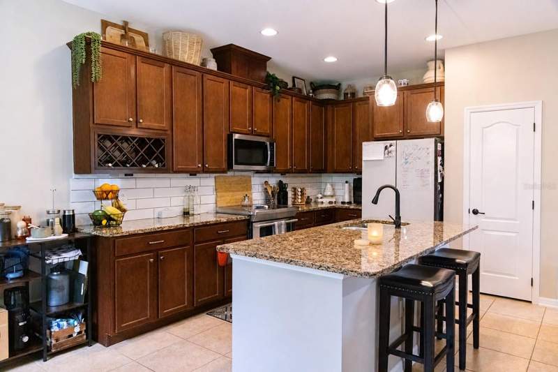 3 bedroom Townhouse at 2675 River Landing Drive, Riverview Twnhms Ph II, Sanford — photo 3