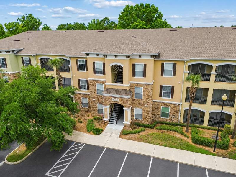 2 bedroom Condominium at 10203 Courtney Palms Boulevard #103, Courtney Palms Condo, Tampa — photo 3