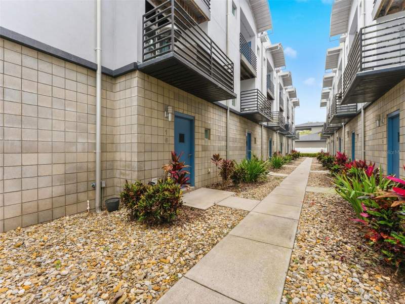 5008 S MACDILL AVENUE #16