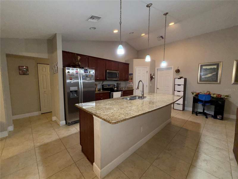 4 bedroom Single Family Residence at 9670 SW 42nd Avenue, Kingsland Country Estate, Ocala — photo 2