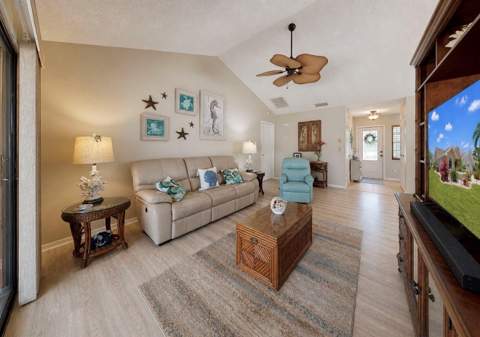 319 Linger Lane, Sun City Center FL - photo 10 of 31