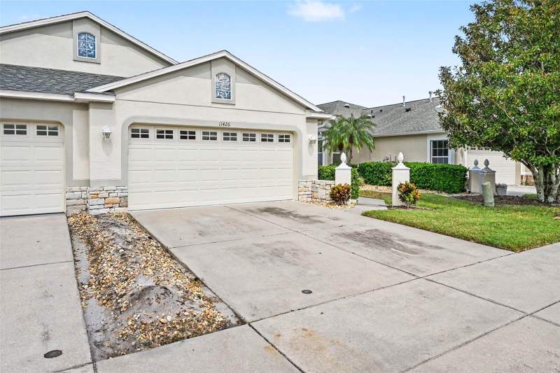 2 bedroom Townhouse at 11426 Cambray Creek Loop, Panther Trace Ph 2A-2 Unit, Riverview — photo 2