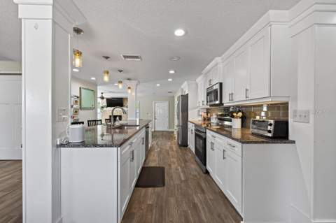 4710 W Trilby Avenue, Tampa FL - photo 13 of 65