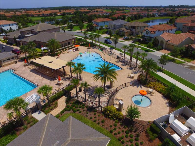 4 bedroom Condominium at 10520 Belfry Cir #1, Eagle Crk Ph 1C-Vlg E, Orlando — photo 2