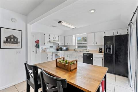 9758 Fox Hollow Road, Tampa FL - photo 12 of 56