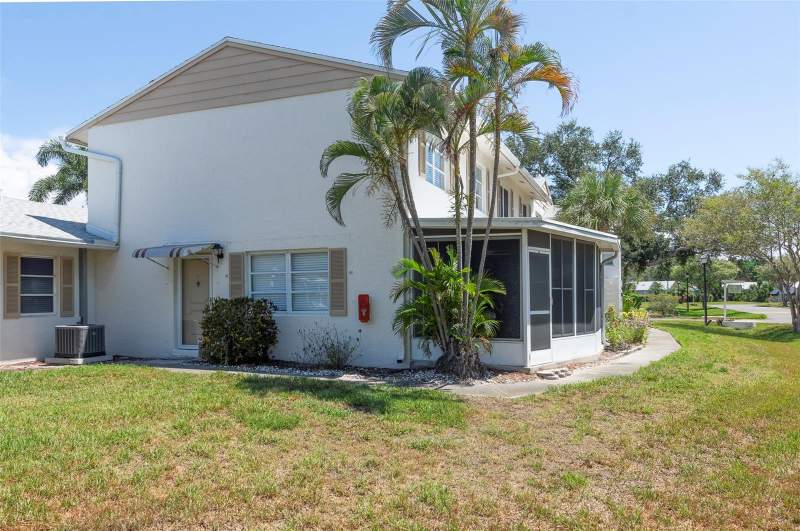 2 bedroom Townhouse at 3281 38th Way #C, West Shore Village Two, St Petersburg — photo 4