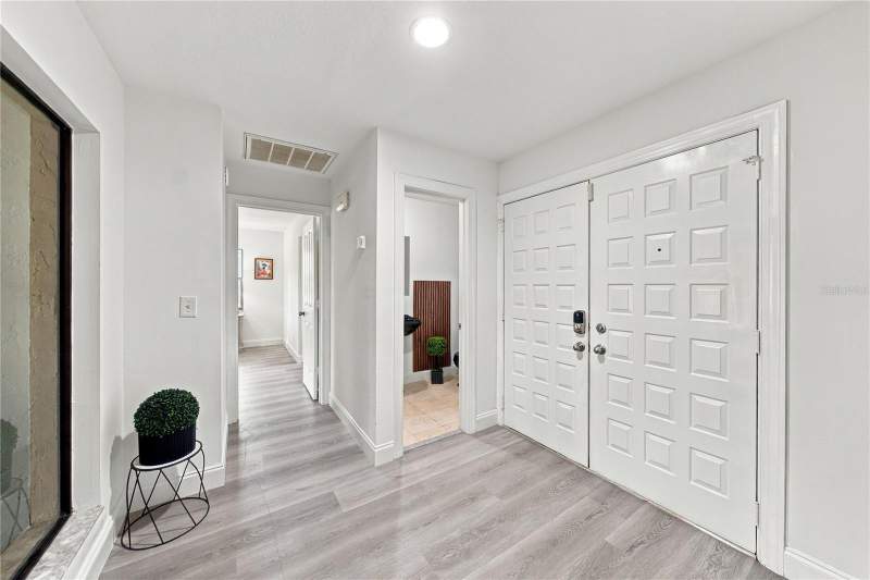4 bedroom Single Family Residence at 6745 Englelake Drive, Englelake Sub, Lakeland — photo 3