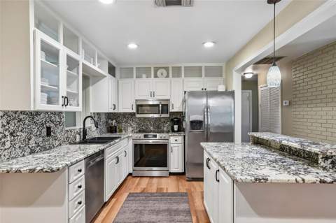 204 S Burlingame Avenue, Temple Terrace FL - photo 9 of 43